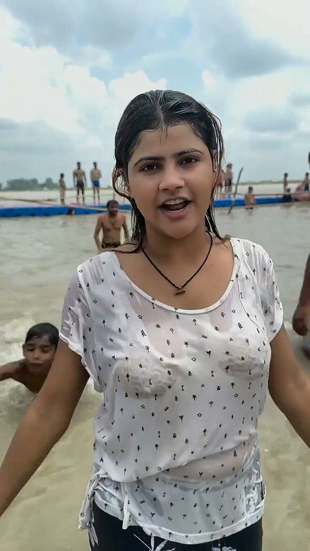 Model Vanshika Hapur Shower in River Nipples were Visible Through Her Clothes 2 2