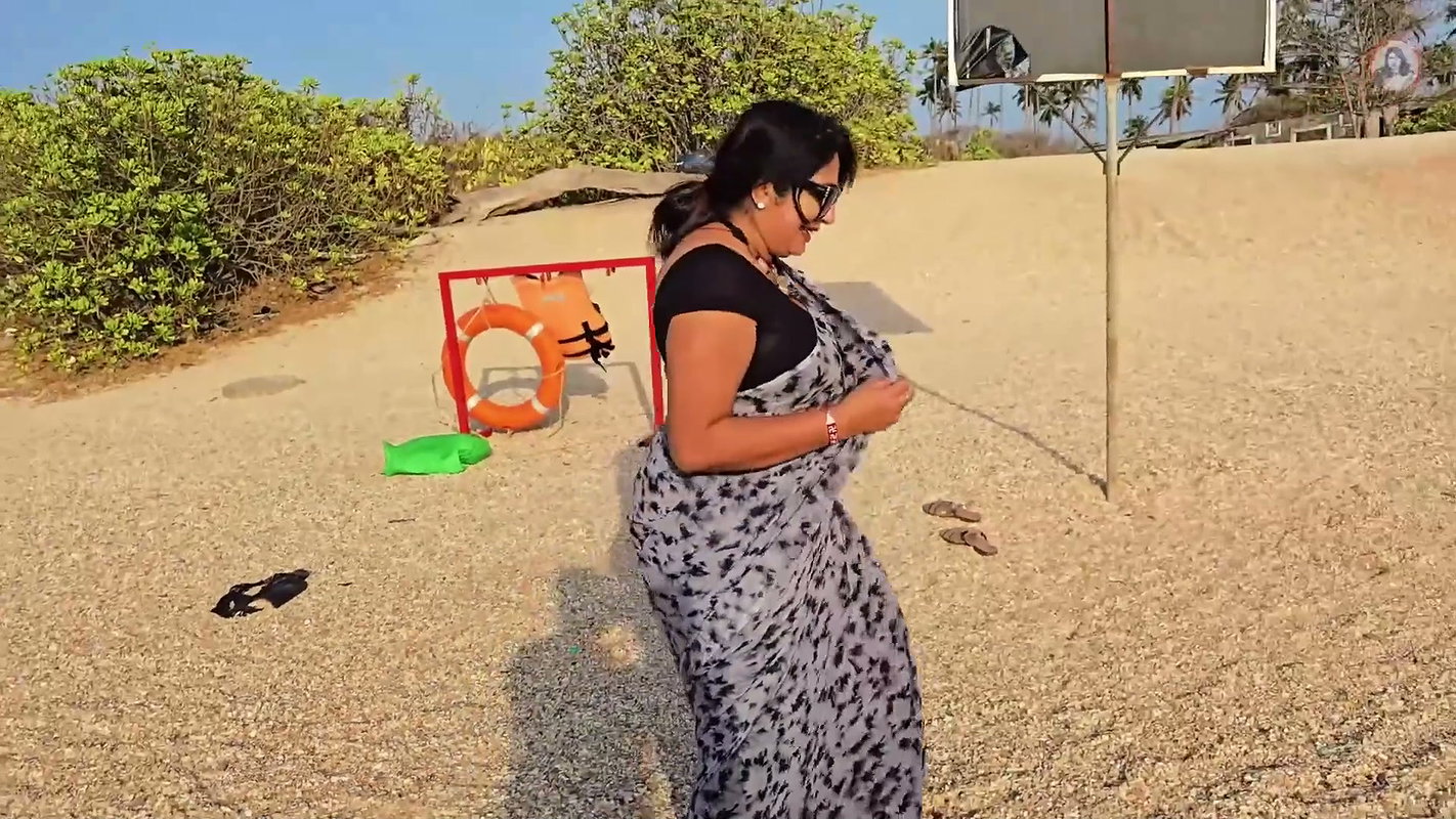 Nair Fleshy Tummy ,Navel,Big Breasts ,Huge Ass in black Saree