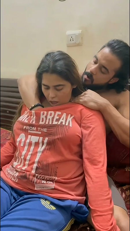 Actress Preeti Puneet and Hunk Hot Show ~ App Content 5 videos 2 5