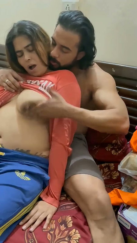 Actress Preeti Puneet and Hunk Hot Show ~ App Content 5 videos 2 5