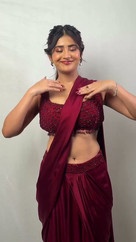 SINGH GLAM SEXY WAIST TEASE IN SAREE 2