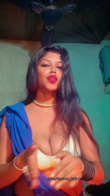 HALDER FAPWORTHY CLEAVAGE VIEW IN DEEP BLOUSE SAREE 2