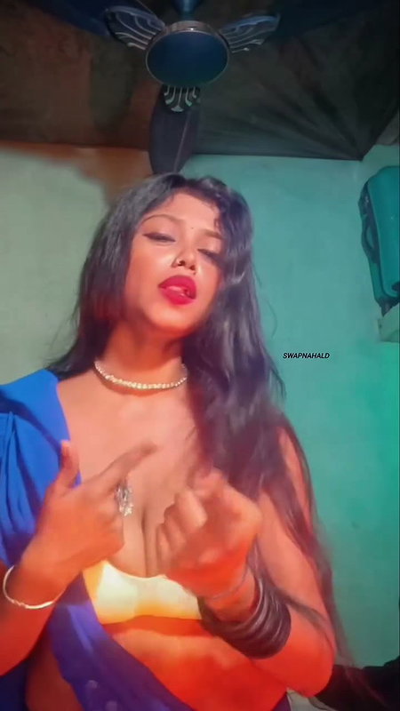 HALDER FAPWORTHY CLEAVAGE VIEW IN DEEP BLOUSE SAREE 2