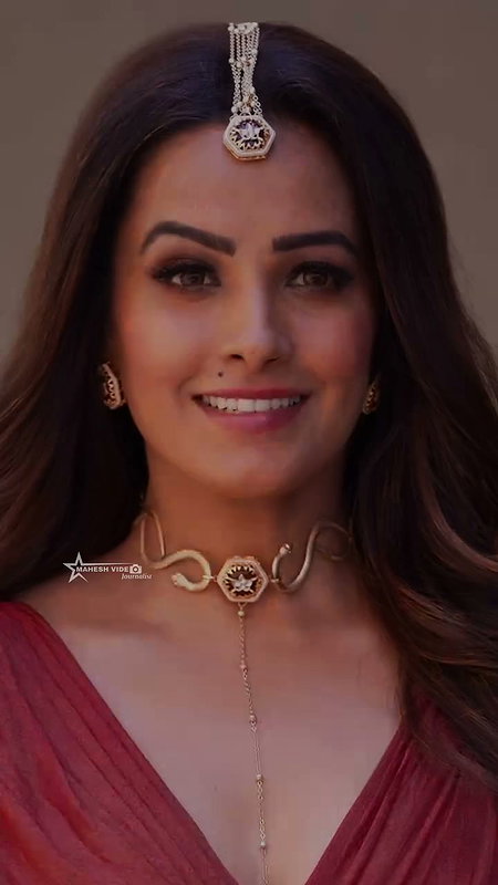 SIZZLING SEXY NAVEL AND CLEAVAGE EXPOSE 2 3