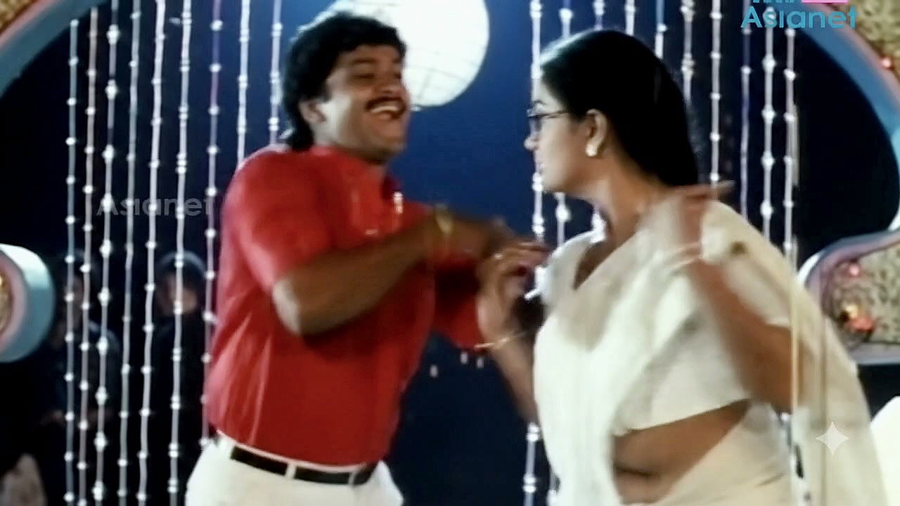 Urvashi Open Big Deep Navel show in White Saree 2