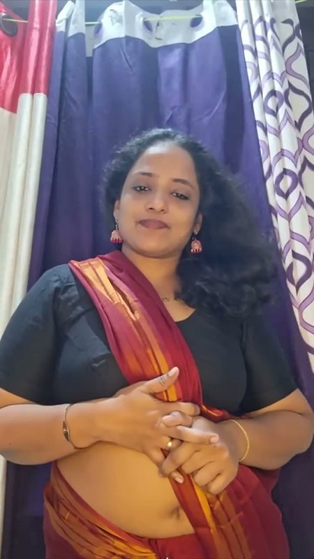 aunty hot deep navel in red saree -insta live 2 2
