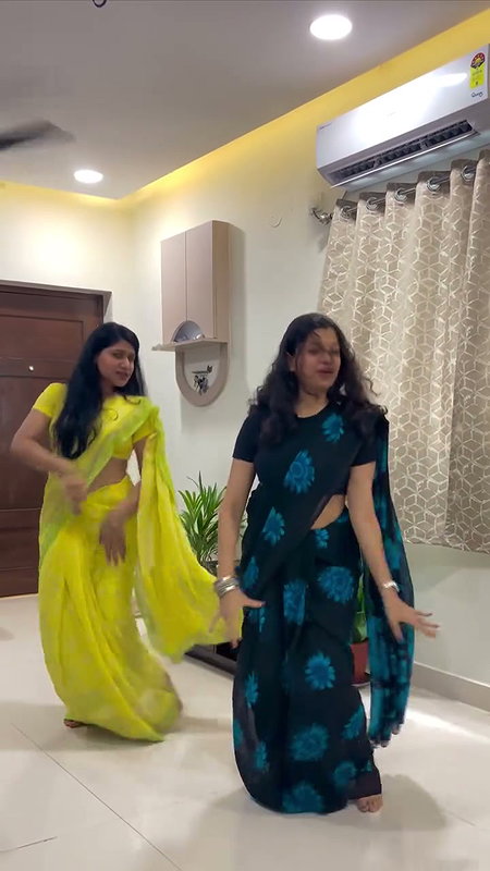 lady sexy navel in yellow saree 1