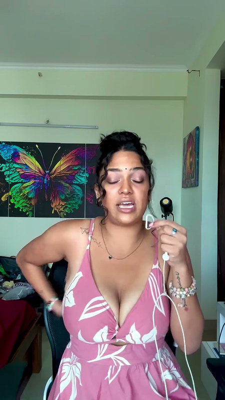 busty lady educating on fake vs real tits 2 2