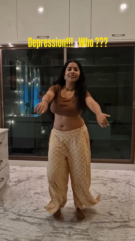 tami lady belly dance in brow top 2 2