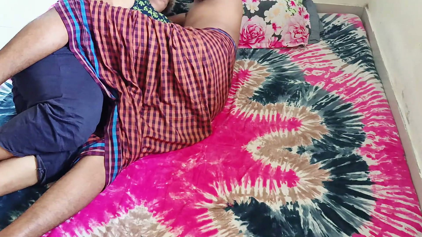 Hoktoml9_Bangladesi village sister-in-law brought me a bag and got on top of me and fucked me
