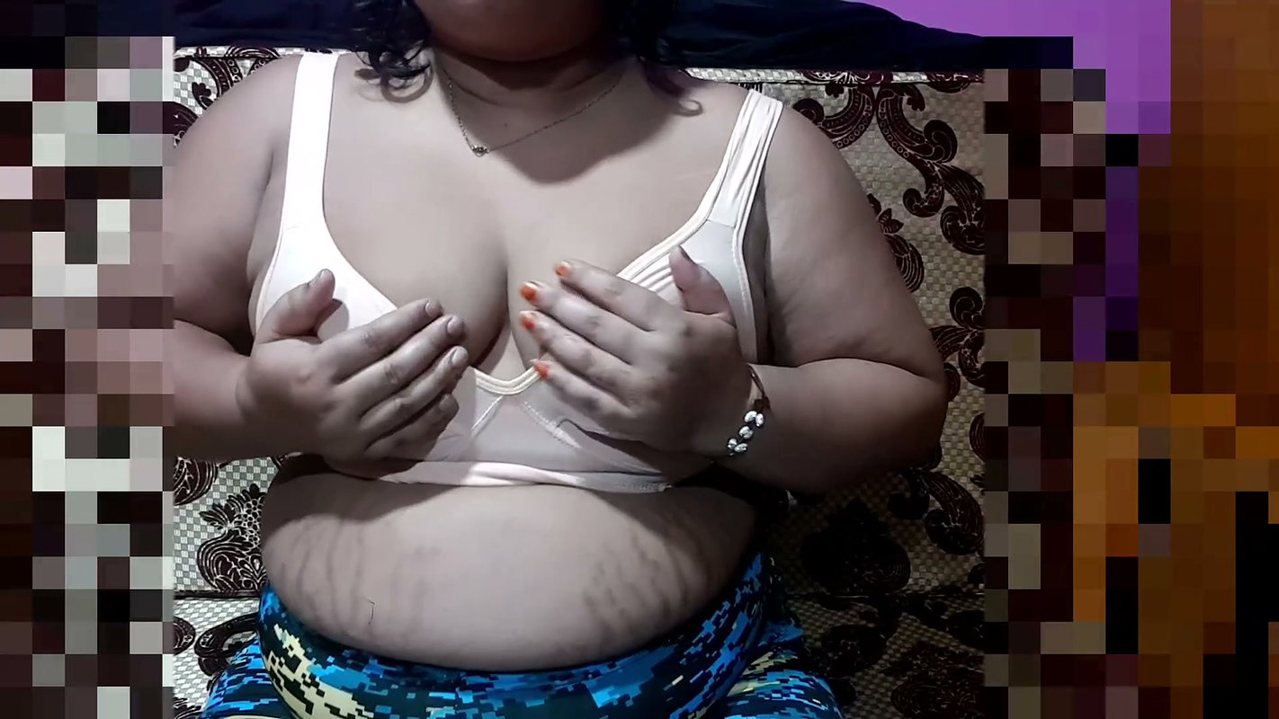 Indian Boudi Show Body With Husband In Video Call