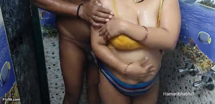 Indian Homemade Bathroom Sex Video With Milf Bhabhi. Cum in Mouth