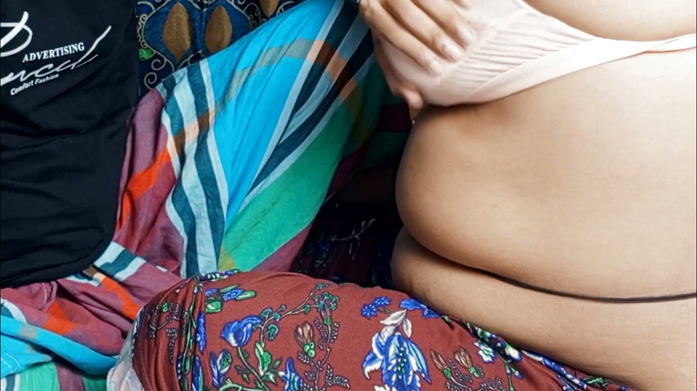 Married stepsister Nadiya fucking with her lover in doggy style