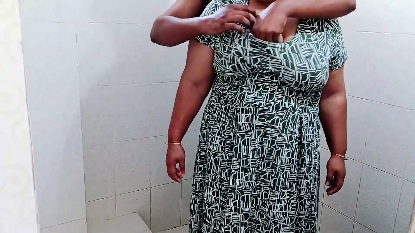 Morjenabb_I fucked my wife standing up while taking a shower. desi hot sex xxx videos