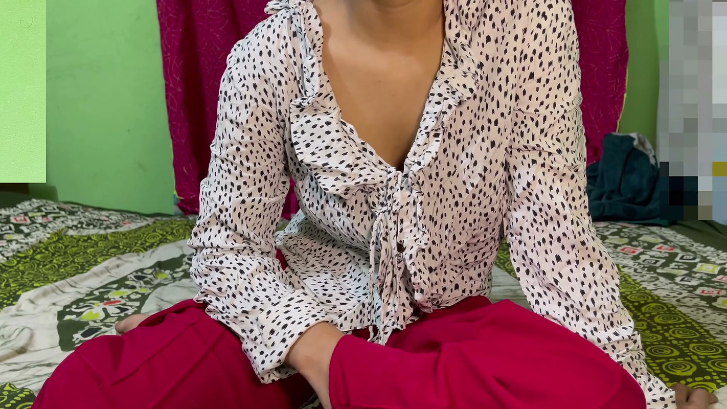 My sexy stepcousin looks very hot and to day i want to fucking with her