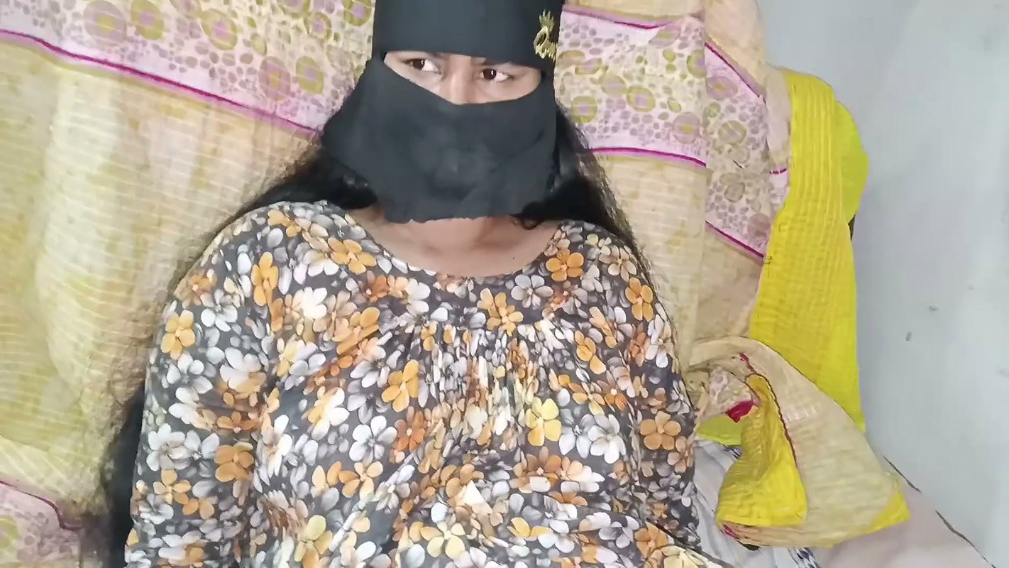 Part-1 Indian stepmom Fucked by Huge Cock BBC and Deepthroat Guy exploited old pickup scheme to penetrate bangladeshi girl