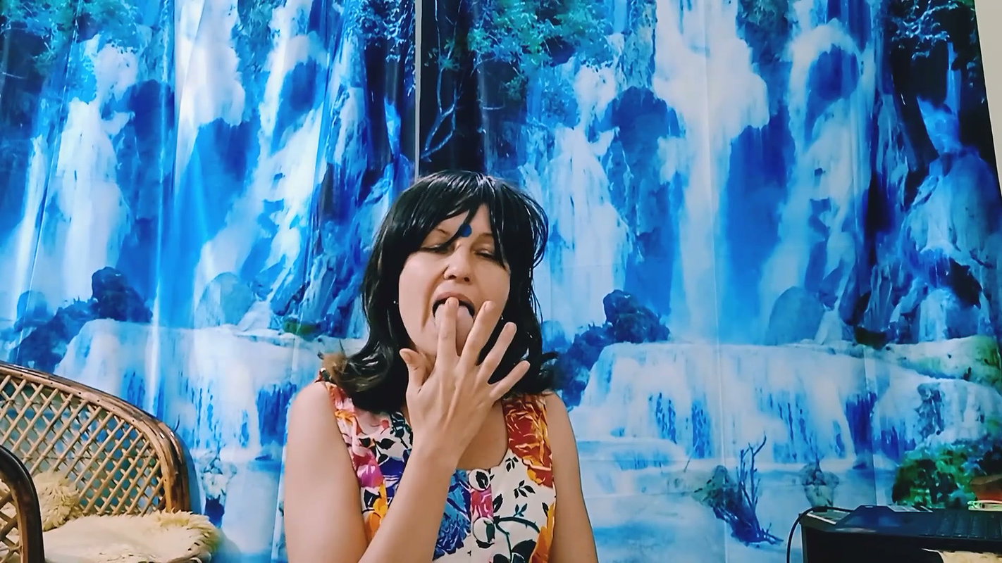 Hot Bombshell’s BJ Trick