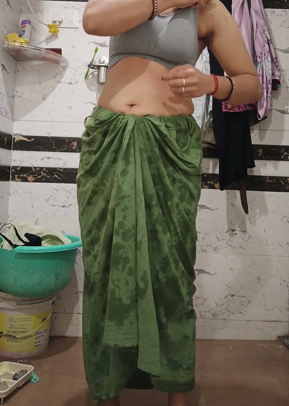 Priya Bhabi Nice Body Show