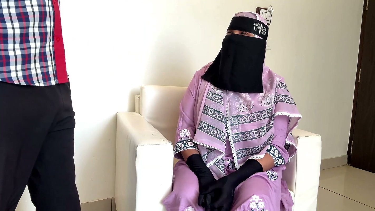 student fucked a beautiful Muslim teacher when she came to his home to complain hindi video