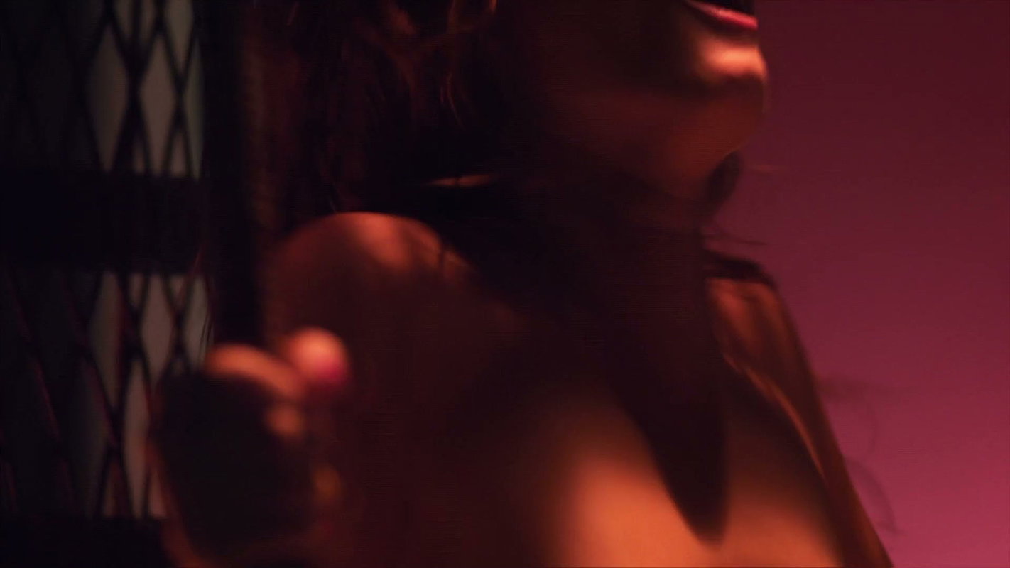 S01E04 all nudes – Ana Alexander, Augie Duke 22
