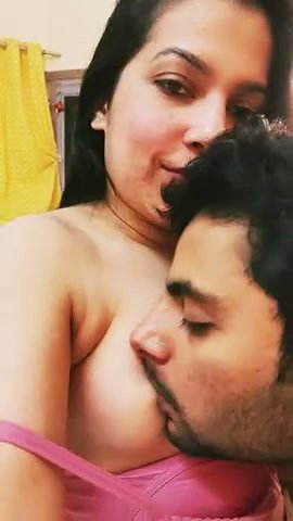 gf sucking melons in hotel 22