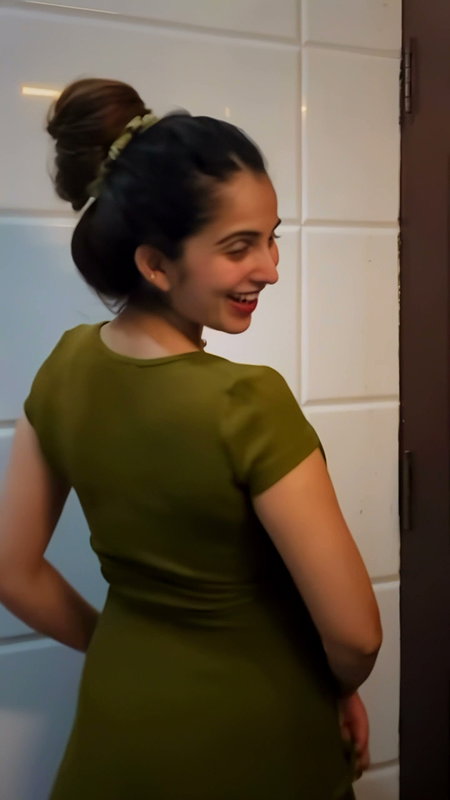 GOWDA BUSTY TIGHT BOOBS NAUGHTY LOOKS HQ VIDEO 22