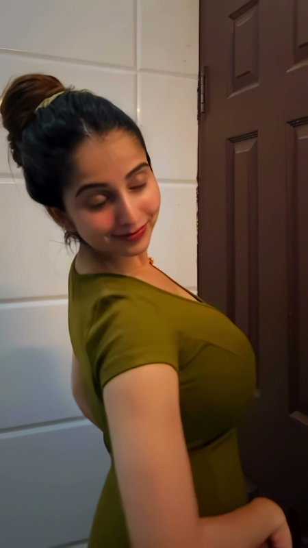 GOWDA BUSTY TIGHT BOOBS NAUGHTY LOOKS HQ VIDEO 22