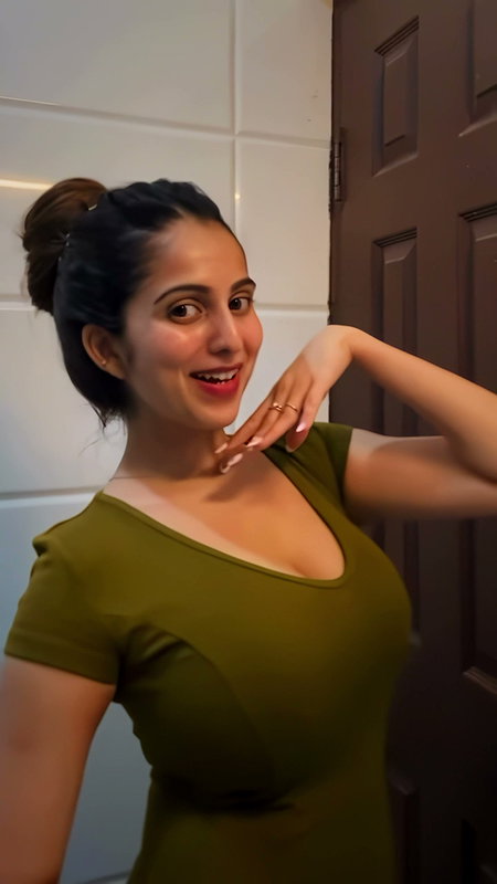 GOWDA BUSTY TIGHT BOOBS NAUGHTY LOOKS HQ VIDEO 22