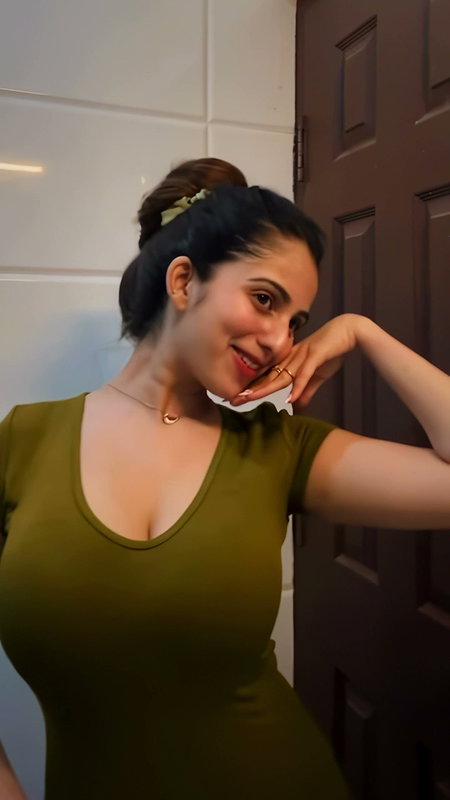 GOWDA BUSTY TIGHT BOOBS NAUGHTY LOOKS HQ VIDEO 22