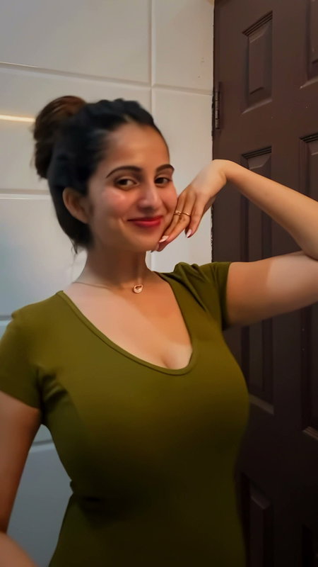 GOWDA BUSTY TIGHT BOOBS NAUGHTY LOOKS HQ VIDEO 22