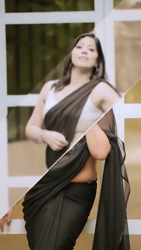 scaria sexy navel and boobs in white and black saree 22