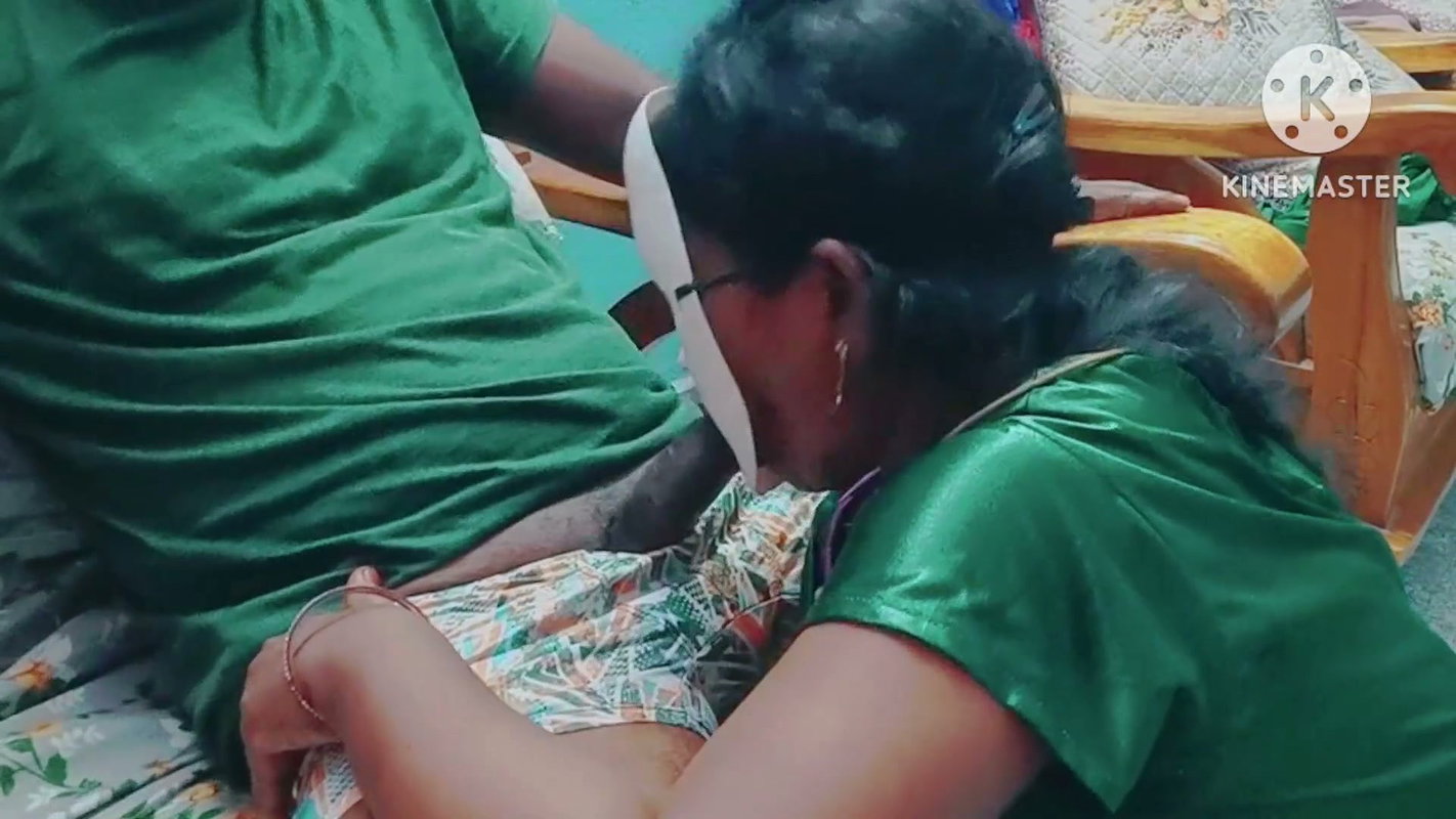 Tamil – Desi girl seducing her boyfriend and gave nice blow to take him on bed – erotic moaning with tamil audio