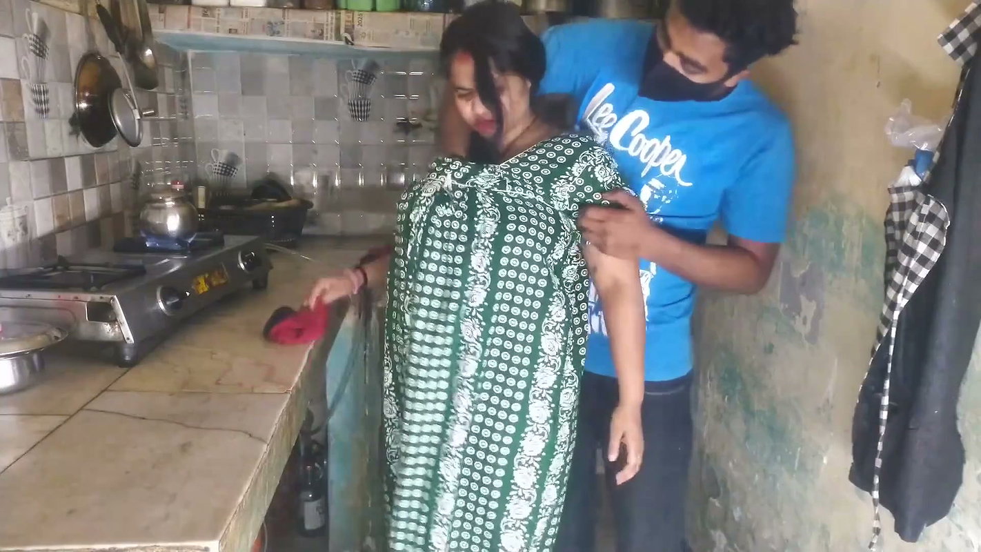 Desi Bhabhi Big Boobs Cleavage Tease in Kitchen Hot Indian Village Girls Exposed