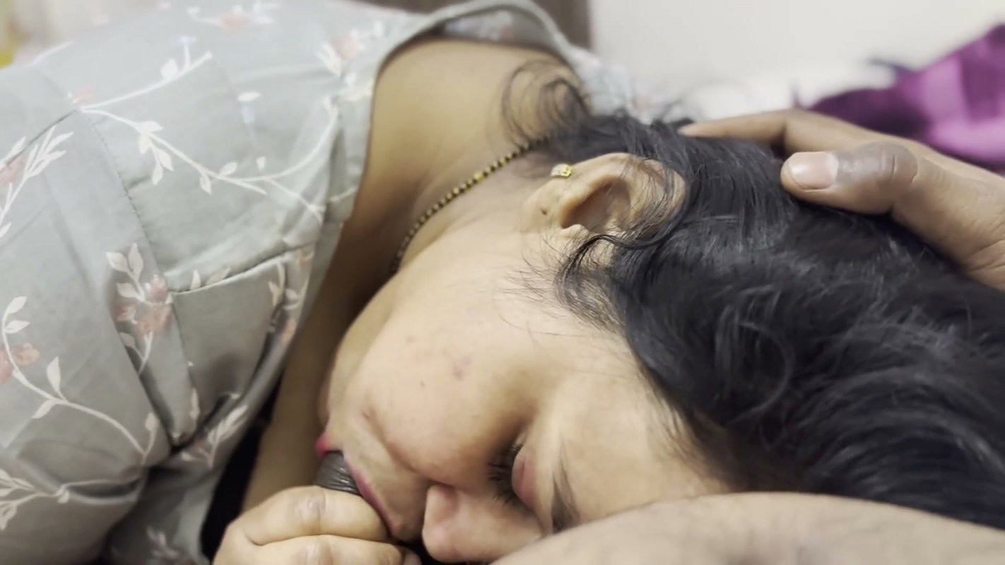 Indian Step Sister Teases Step Brother’s Lund Masturbation to All Night Chudai