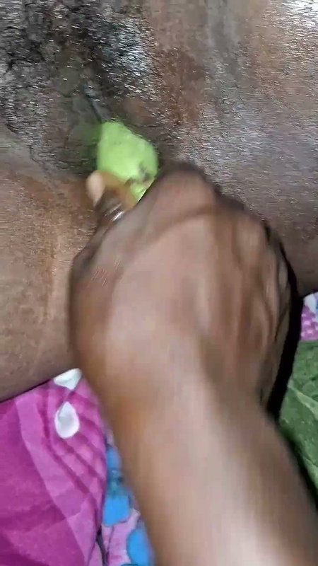 Puja bhabhi ko ghar me bula kr chudayi ki