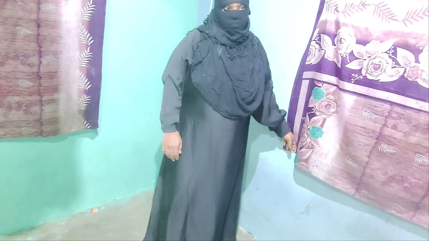 Come on boys let’s fuck this muslim bhabhi fucking bich