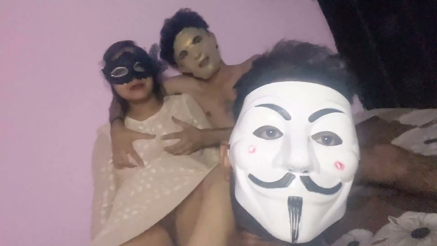 Friend and His Wife – Joined Hands in Threesome