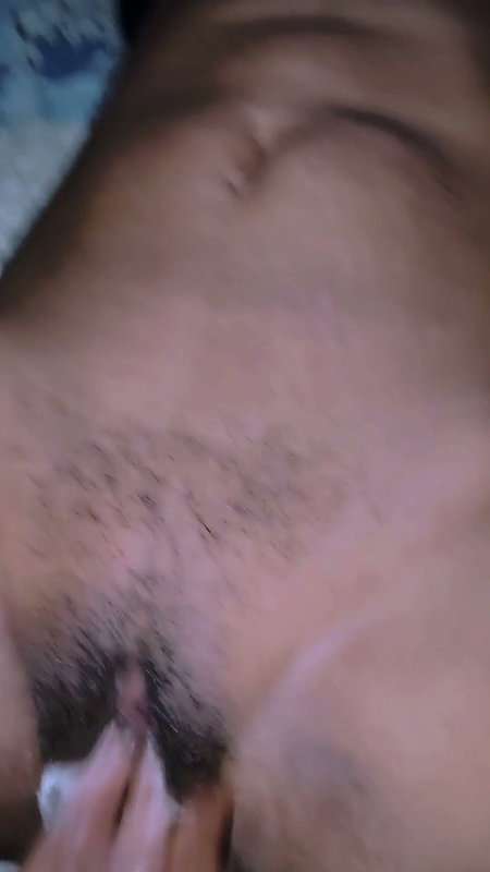 He put his hand in the pussy and inserted the cucumber, the pussy and ass exploded