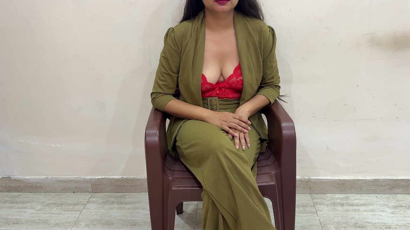 Horny Saara Got Fucked From His Staff for Promotion New XXX Porn in Hindi