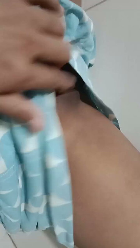 desi girl first time showing her tight pussy