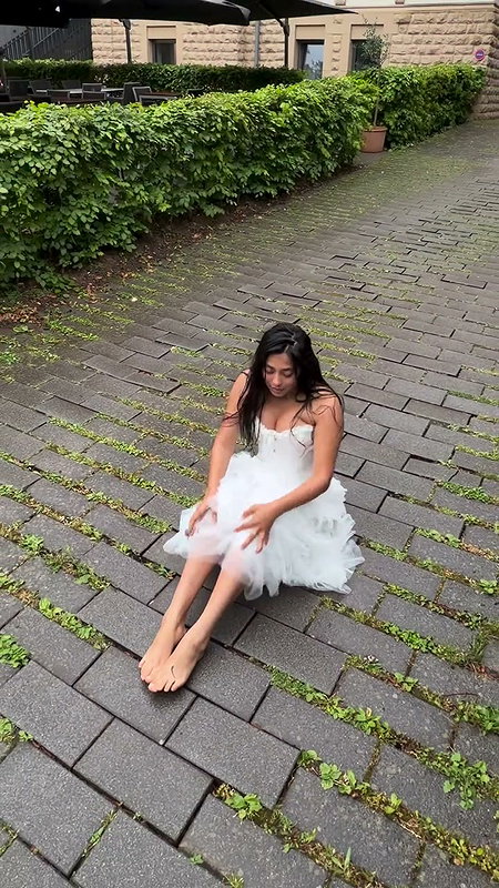 BABE TOO EROTIC VIEW TEASE 2