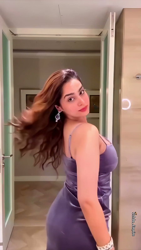KHAN FAPWORTHY CLEAVAGE AND THIGHS TEASE HQ VIDEO 2