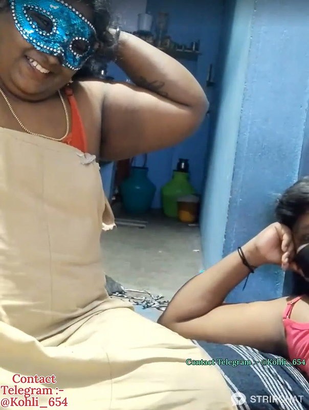 Cam Nude Show 2