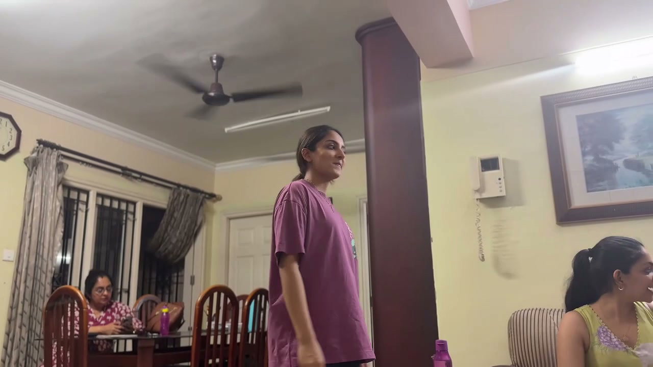 Krishna and diya krishna hot navel in saree 2 2