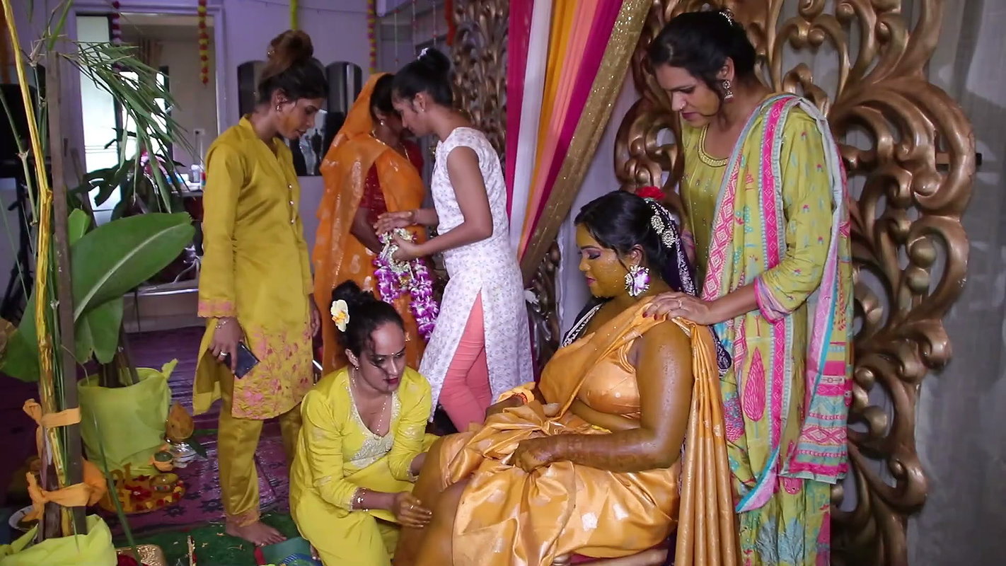 girls and ladies cleavage during haldi 2 2