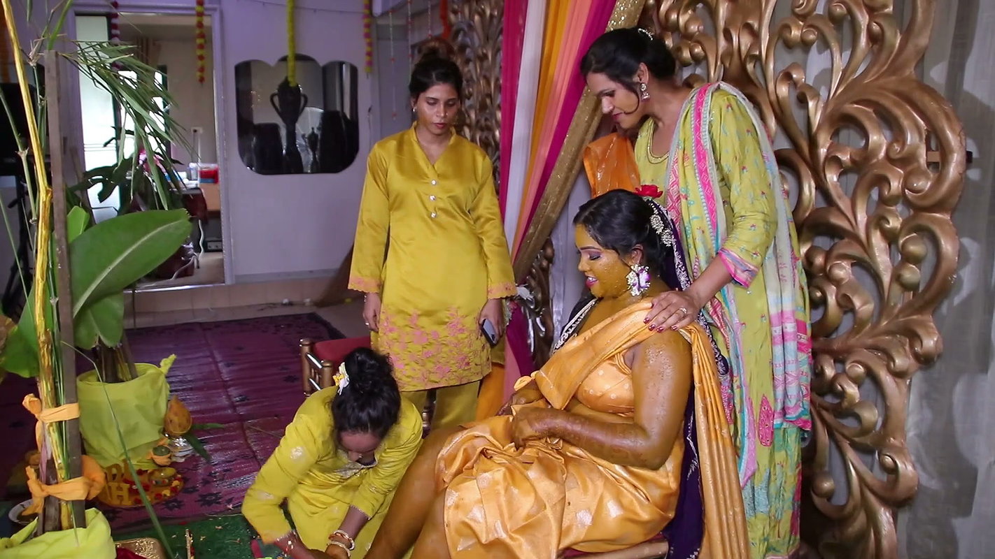 girls and ladies cleavage during haldi 2 2