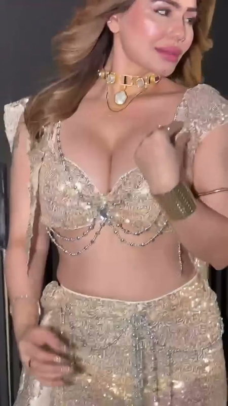 SEDUCTRESS KANGNA FAPWORTHY TEASE 2