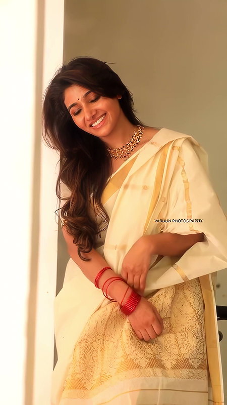 MENON GLAM WIFE MATERIAL DESIRABLE BEAUTY IN SAREE HQ VIDEO 2