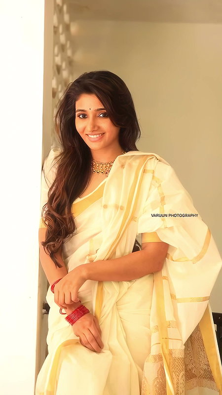 MENON GLAM WIFE MATERIAL DESIRABLE BEAUTY IN SAREE HQ VIDEO 2