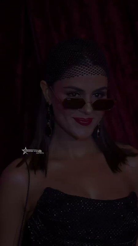 CHAHAR GORGEOUS BABE SEXY CHICK LOOKS AT EVENT 2